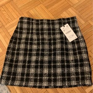 Never worn Zara plaid skirt size M